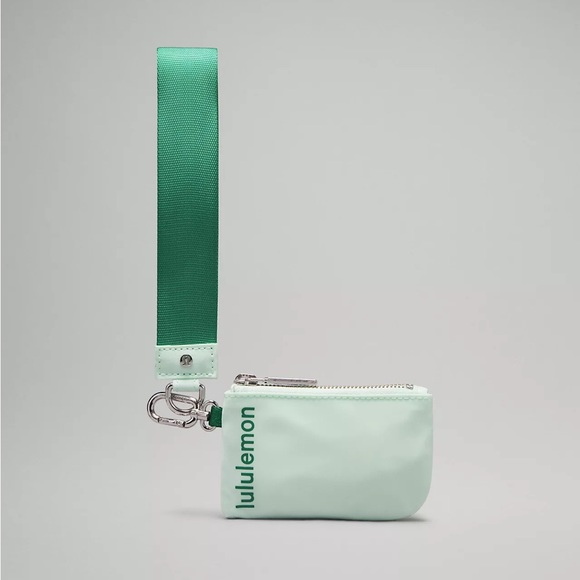 Dual Pouch Wristlet Emerald Ice/Mint Moment Lululemon - Picture 2 of 4